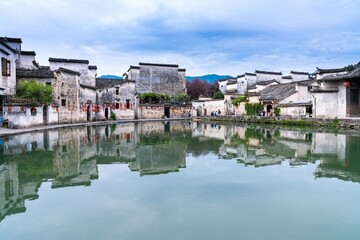 【中南财经政法大学研究生招生简章,西南政法大学2026研究生招生简章】